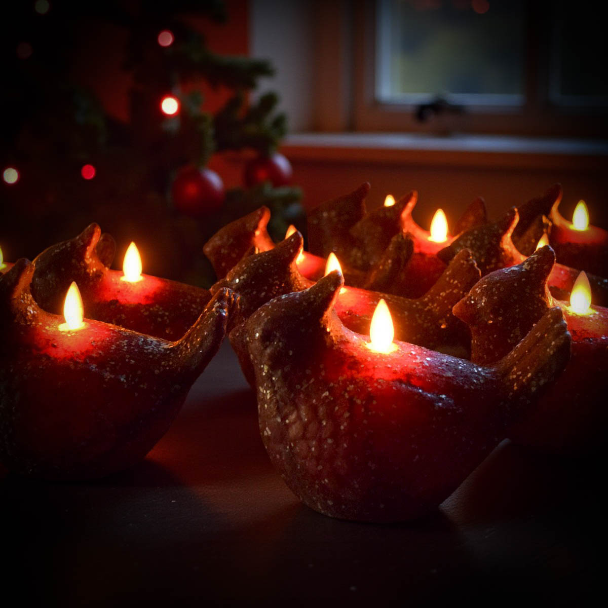 Cardinal Shaped Moving Flame LED Candle - Image 4