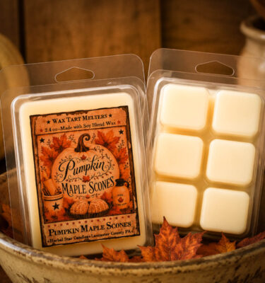 Pumpkin Maple Scones wax melts with six breakaway cubes scented with pumpkin purée, maple syrup, vanilla scones, cinnamon, and brown sugar.